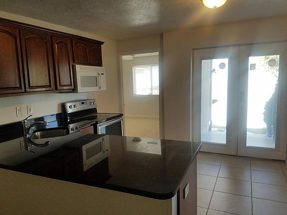 Kitchen/Entrance/Bedroom