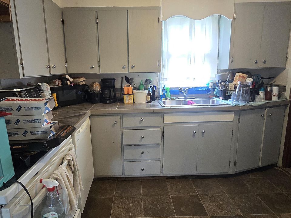 2nd image of 1516 Crawford St