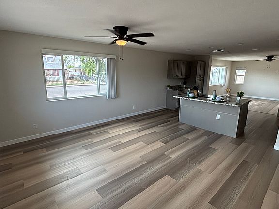 4th image of 902 E 8th Ave