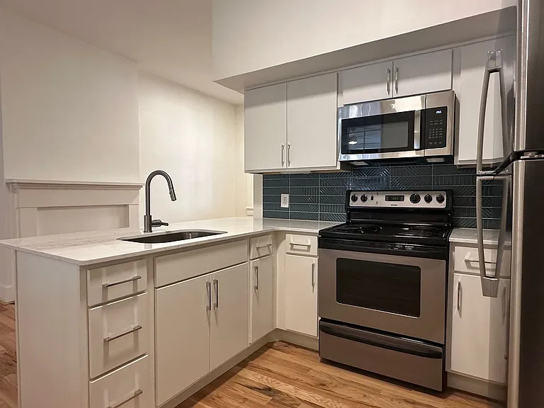 1307 Main St — Photo 1