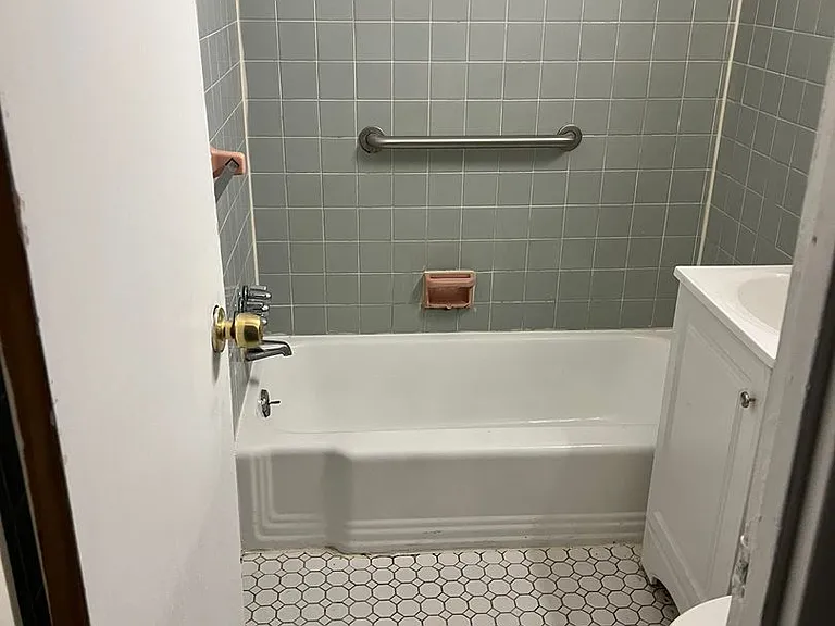 7312 Rockwell Ave — Photo 6