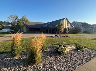 2738 Thunderbird Dr, Hays, KS 67601