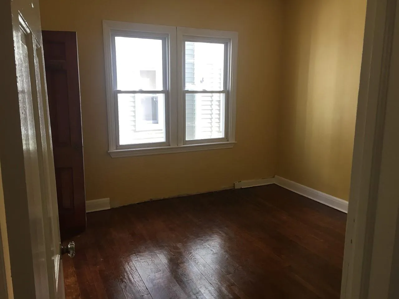 1014 Chandler Ave — Photo 3