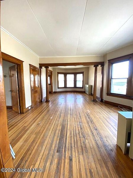 4th image of 56 Saratoga Avenue