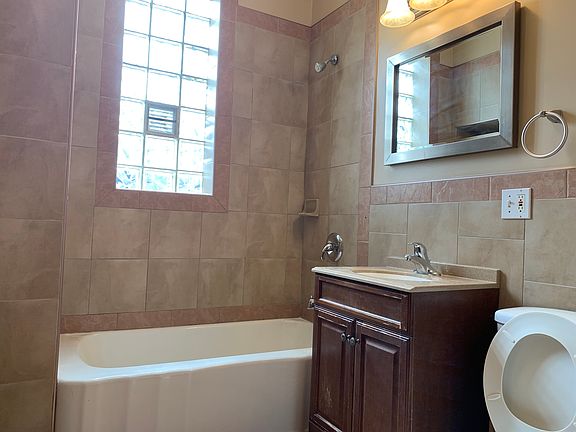 4th image of 2114 S 58th Ct #1