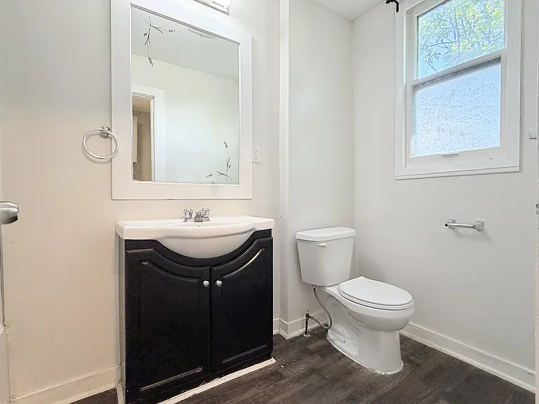 476 Aylmer Ave — Photo 17