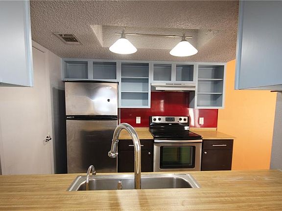 3rd image of 1405 Camp Craft Rd APT A