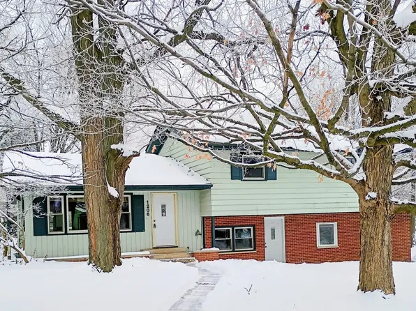 1206 University Dr, Dekalb, IL 60115