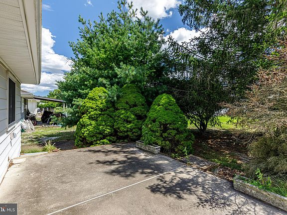 3rd image of 502 Jamaica Blvd