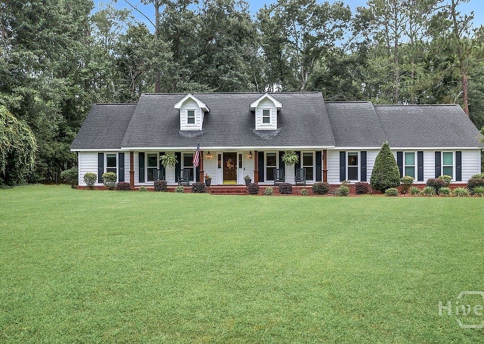 1st image of 203 Magnolia Place
