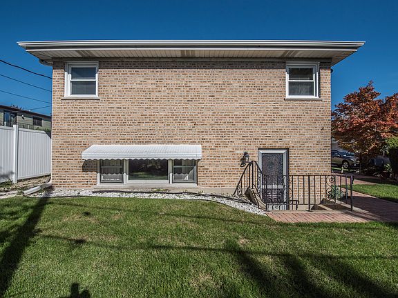 3rd image of 7023 W Hamilton Dr