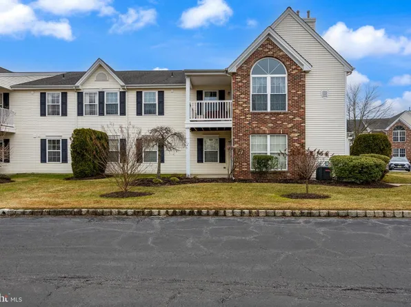 2507 Bluegrass Dr #A, Mount Laurel, NJ 08054