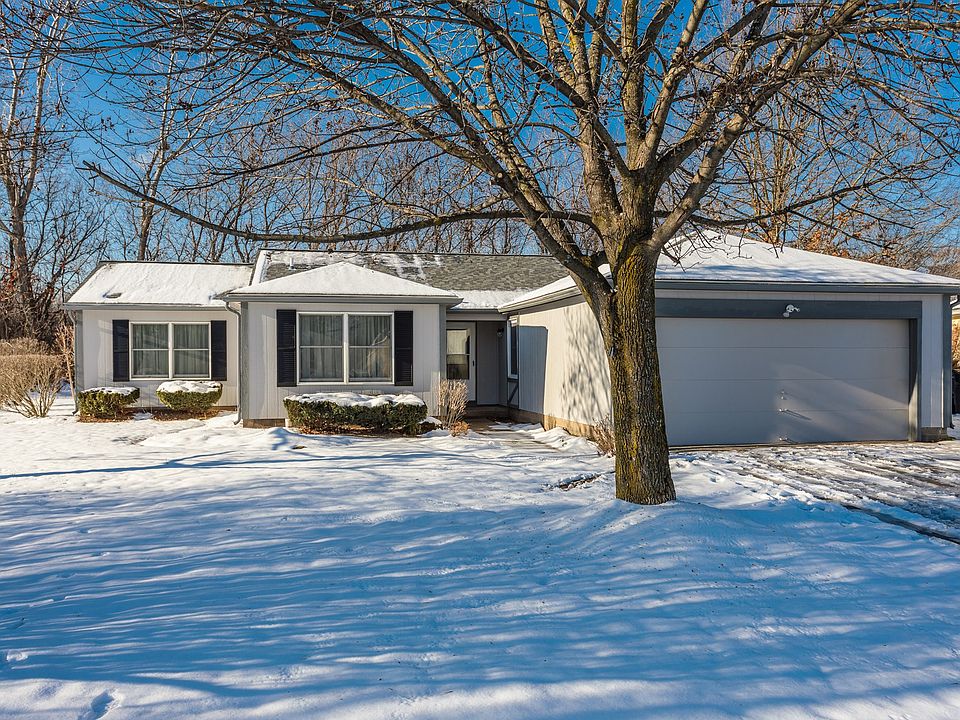 1st image of 15 Lone Oak Cir
