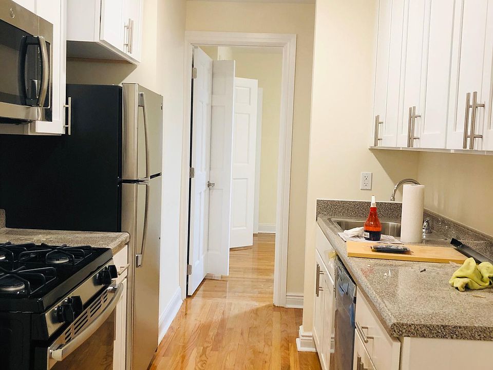 1st image of 2236 E 17th St #4
