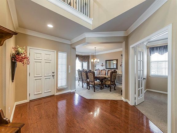 4th image of 3408 Mandalay Dr