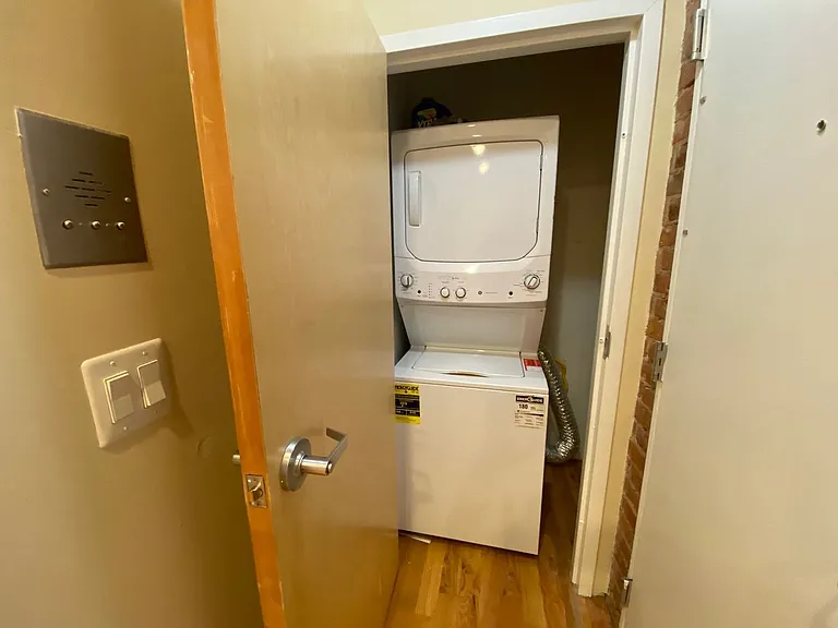 555 Winchester Ave — Photo 10