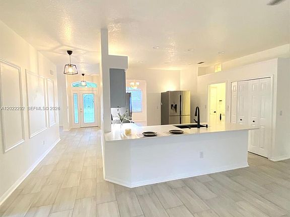 5th image of 3837 Fallscrest Cir