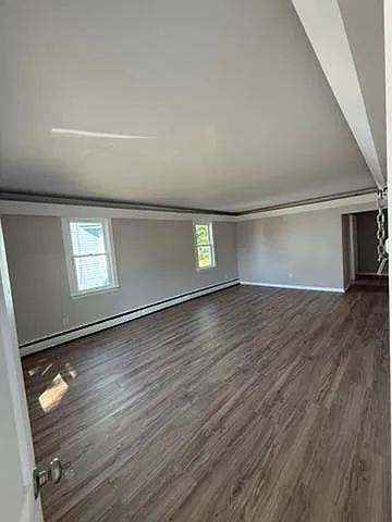 301 W Broad St - Unit 2 - upstairs — Photo 4