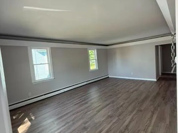301 W Broad St #1, Paulsboro, NJ 08066