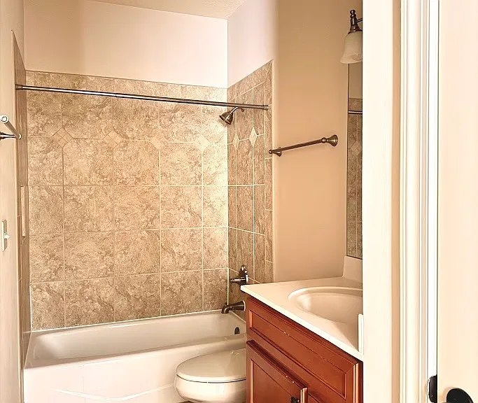 708 Osborne St #206 — Photo 10