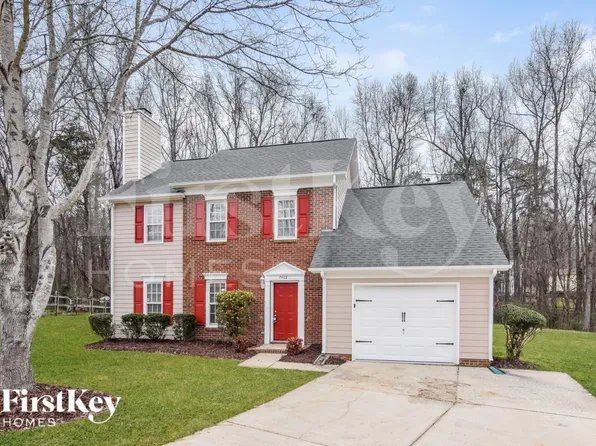 7402 Claymont Dr, Charlotte, NC 28227