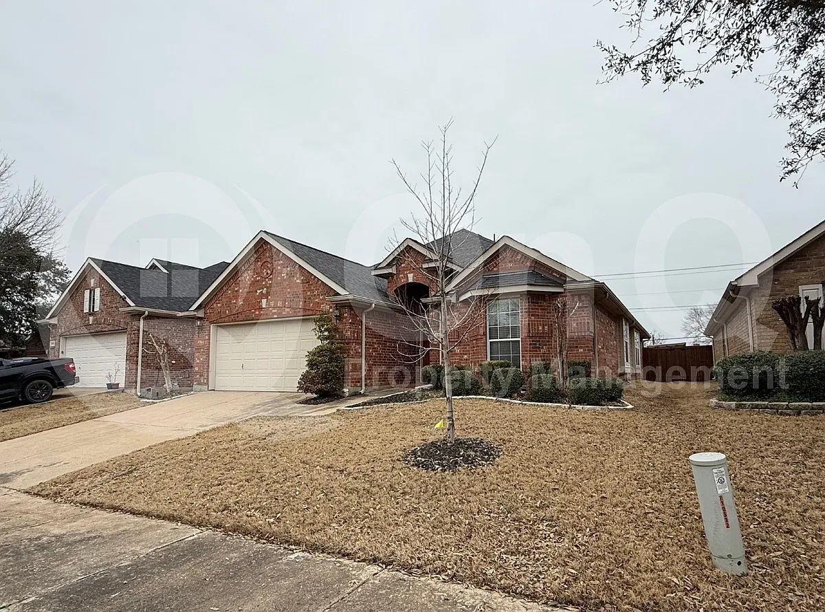 3 bed, 2.0 bath, 1750 sqft, $2,250 — Photo 2