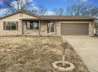 6 Horizon Dr, Saint Peters, MO 63376
