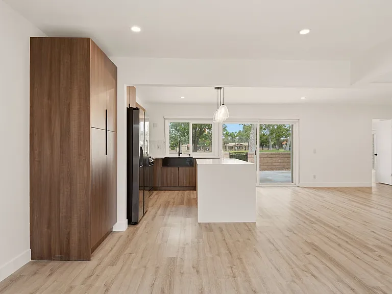 725 Palomares Ave — Photo 5