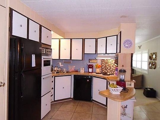 4th image of 64 N Westview Ct