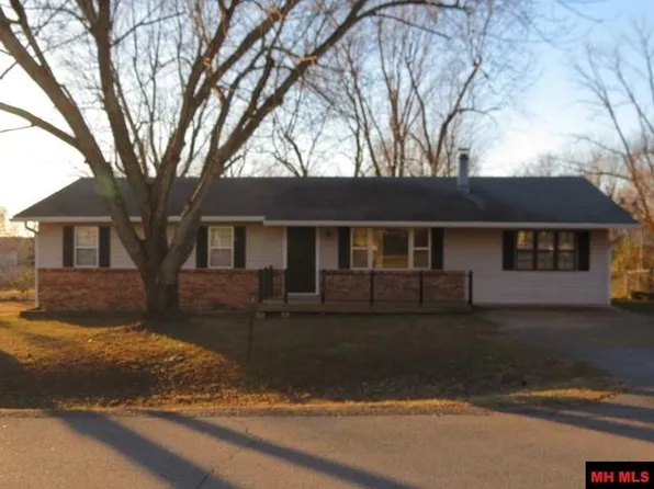 432 Cooper St, Mountain Home, AR 72653