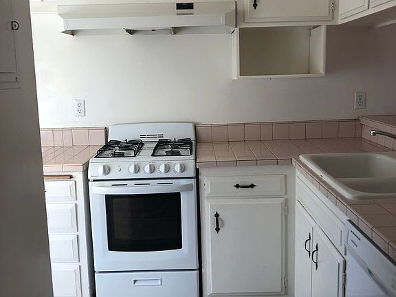 5th image of 2431 Bayshore Ave