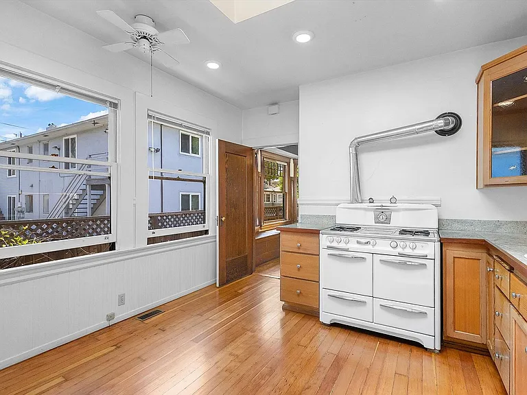 1733 Lincoln Ave — Photo 12