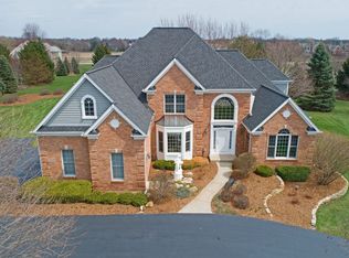 5718 Farmbrook Ln, Crystal Lake, IL 60014