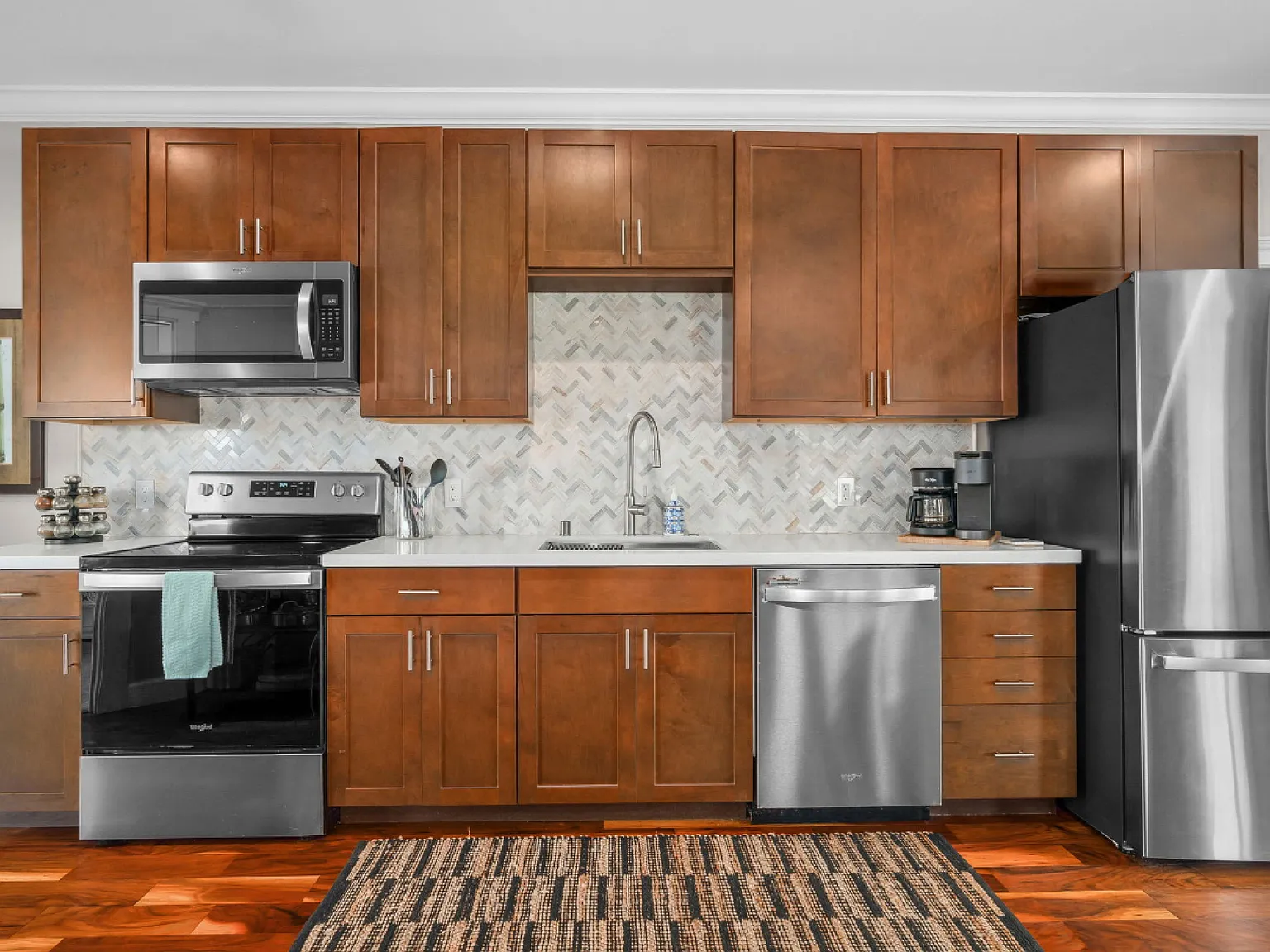 2 bed, 1.5 bath, 1400 sqft, $3,100 — Photo 2