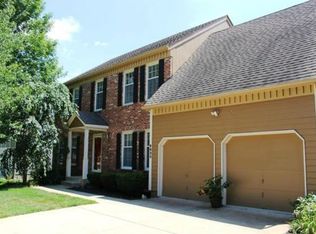 9823 W 124th St, Overland Park, KS 66213