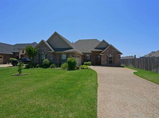 411 Carnaby Ct, Bossier City, LA 71111