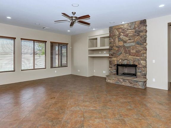 1920 E Latona Rd-large-005-19-Main Livin