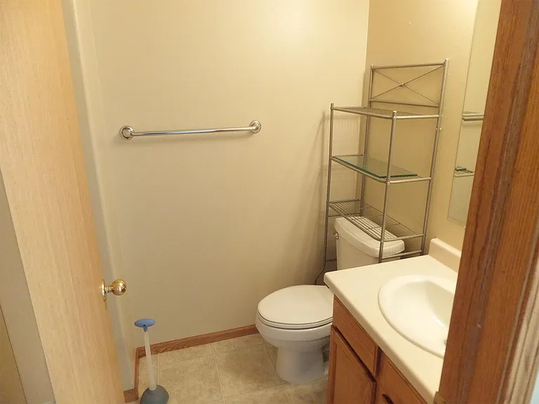 8430 Sage Dr — Photo 3