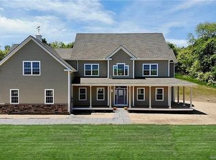 182 Willow Creek Estates Dr, Southbury, CT 06488