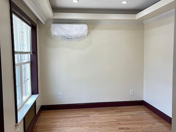 3rd image of 46-06 Oceania St Floor 2