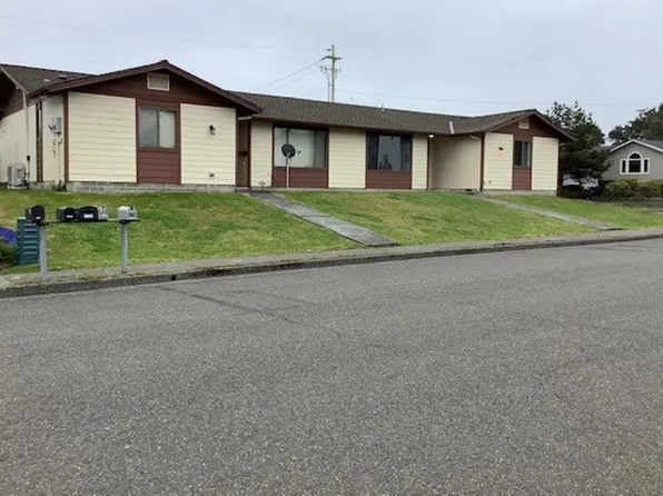 2109, 1981 & 1983 Hayes St #1983, North Bend, OR 97459
