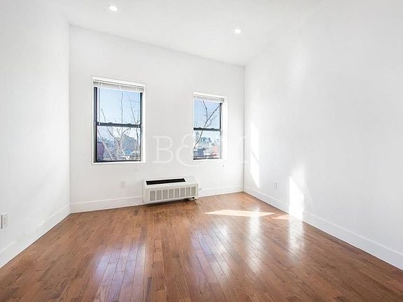 3rd image of 3621 Review Ave APT 3R