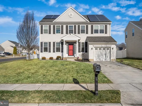 8 Porch St, Clayton, NJ 08312