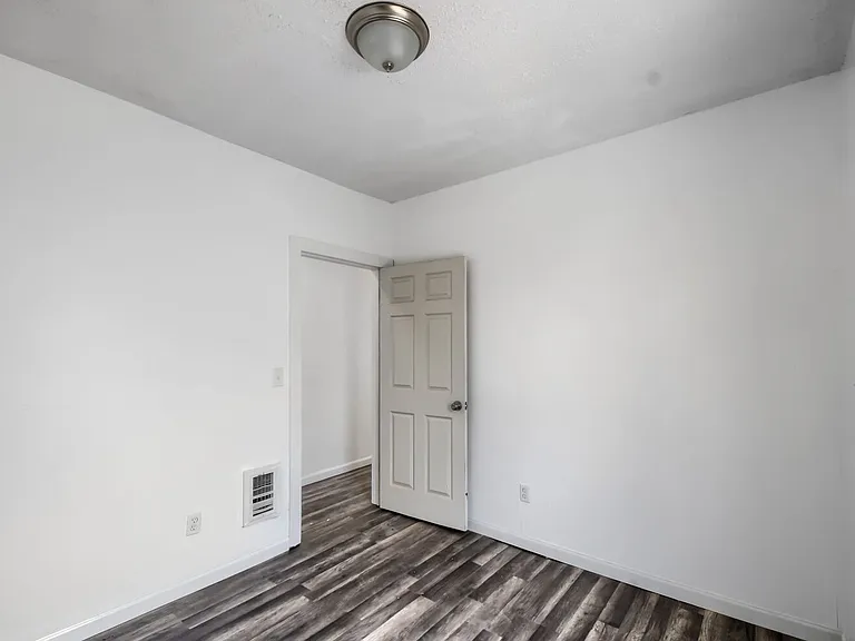 62-64 S Eureka Ave #62 — Photo 16