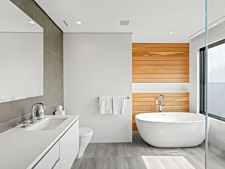 8 Middle Pond Ln — Photo 15