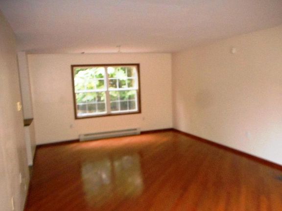 5th image of 1422 Waterfront Dr