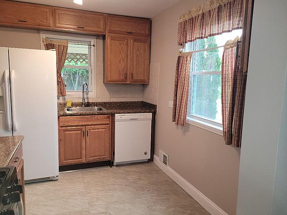 4th image of 7502 Laramie Ave