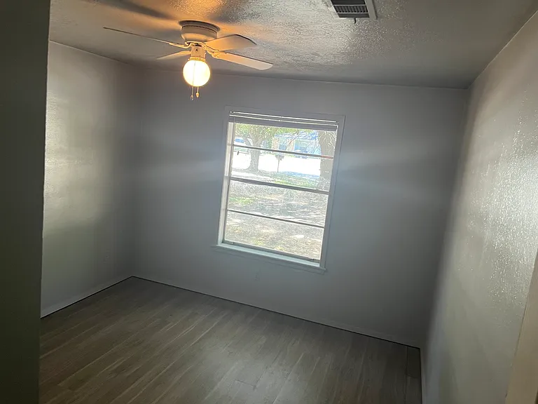 1412 Bermuda Ct — Photo 8