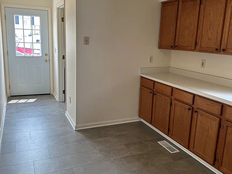 5105 Doubs Rd — Photo 5