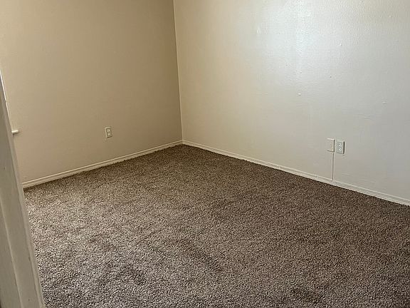 5th image of 4322 Vfw Dr APT 42